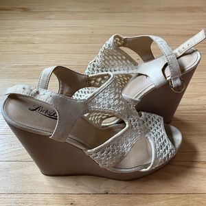 Lucky Brand cream wedges